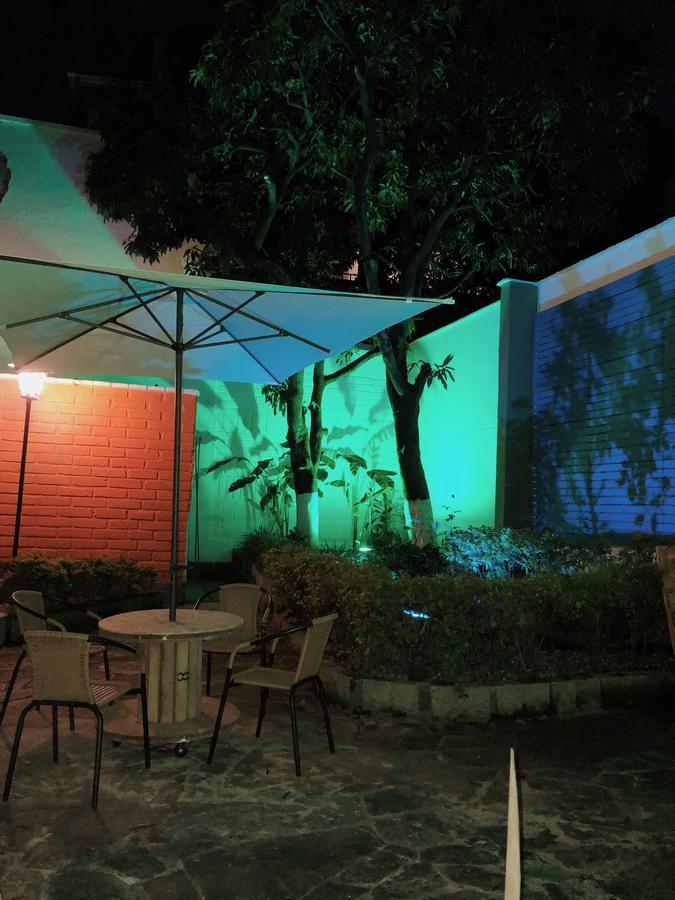 Backpackers Inn Medellin Exterior photo