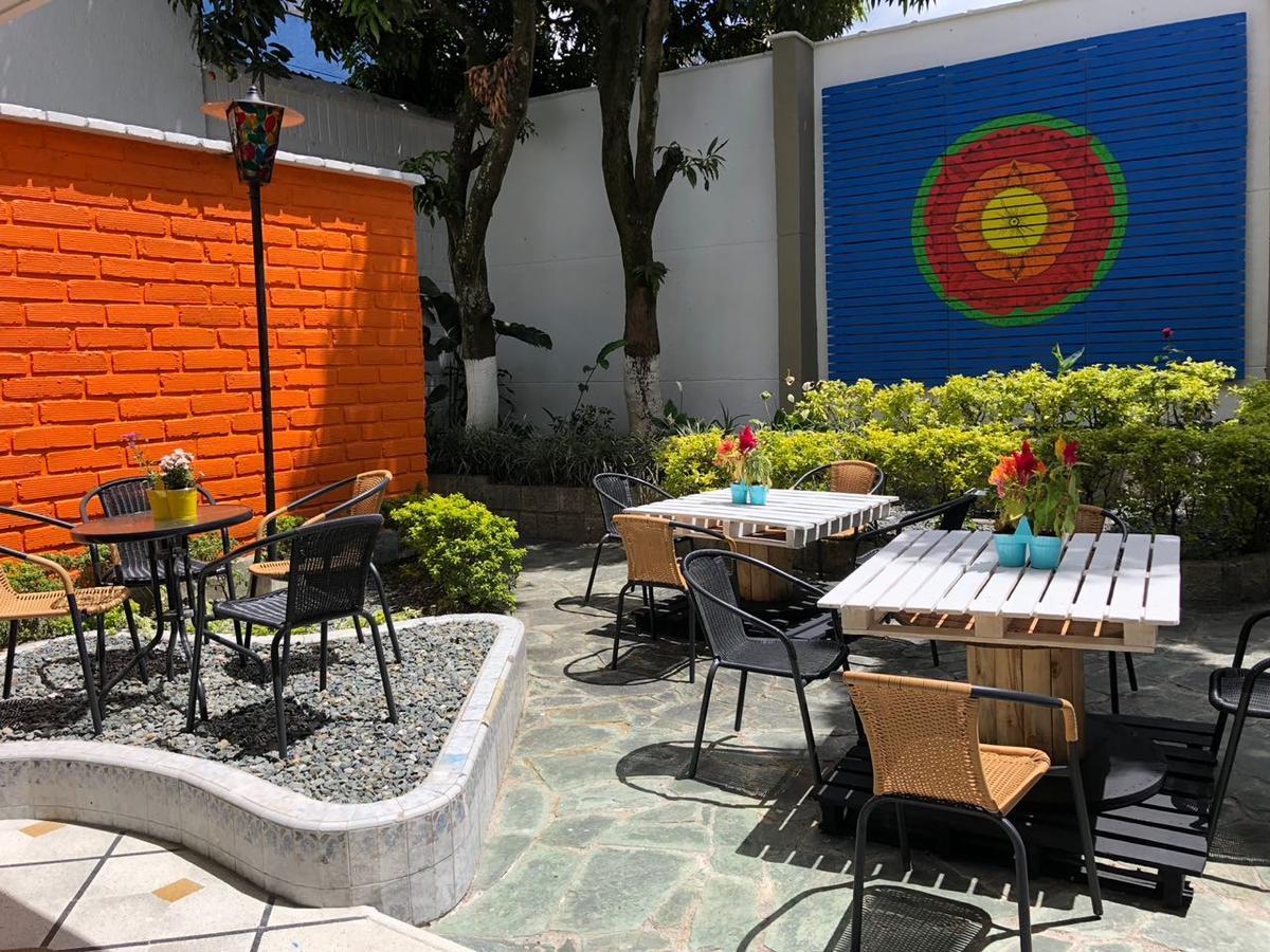 Backpackers Inn Medellin Exterior photo