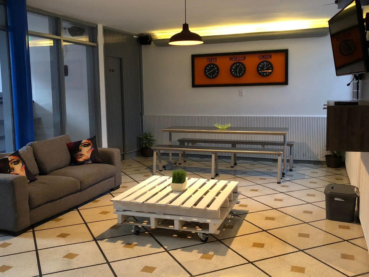 Backpackers Inn Medellin Exterior photo