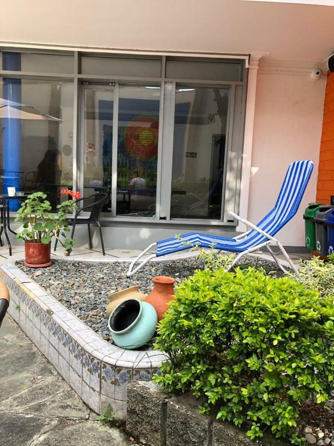 Backpackers Inn Medellin Exterior photo
