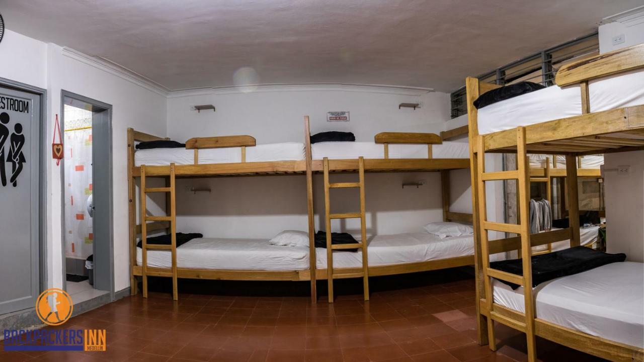 Backpackers Inn Medellin Exterior photo