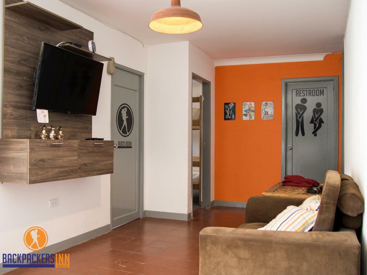 Backpackers Inn Medellin Exterior photo
